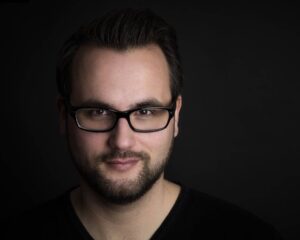DJ Henrik Suttinger